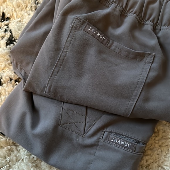 Jaanuu light gray XS scubs - Picture 5 of 7